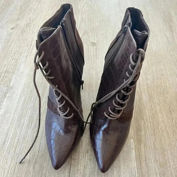 Womens ShoeDazzle Brown Ereni Boot - 8 - Picture 2 of 8